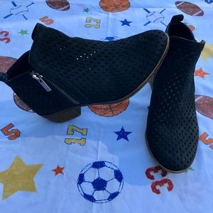 🖤 LUCKY BRAND BOOTIES 🖤